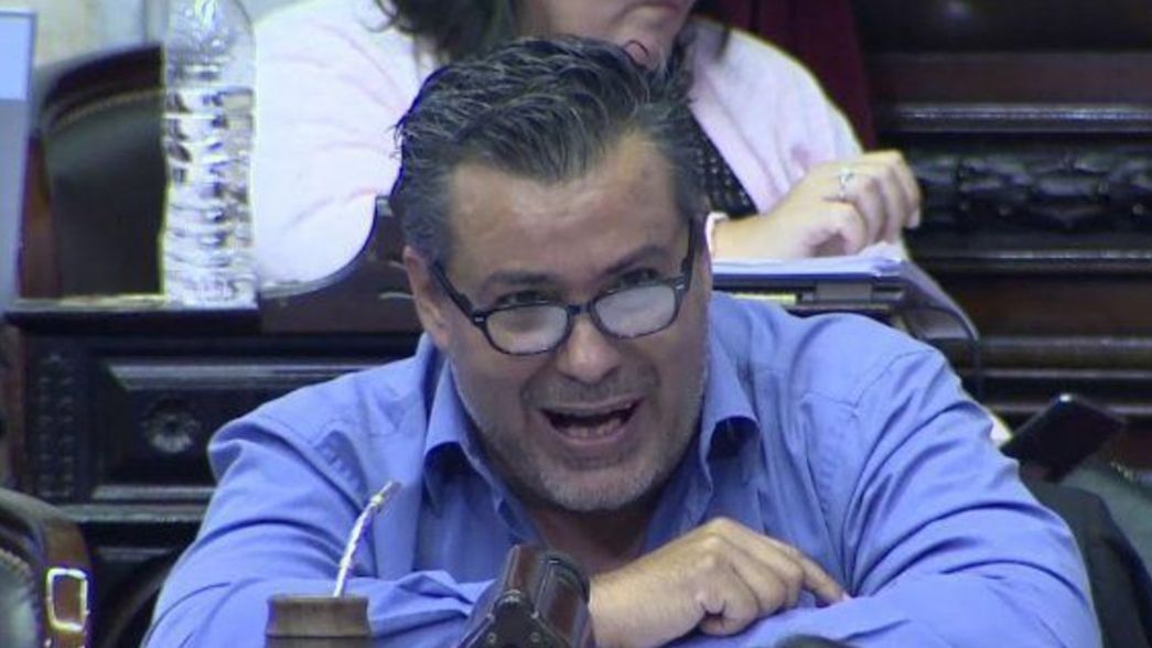 “Estaba convencido que no tenía Internet”, la justificación del diputado Ameri