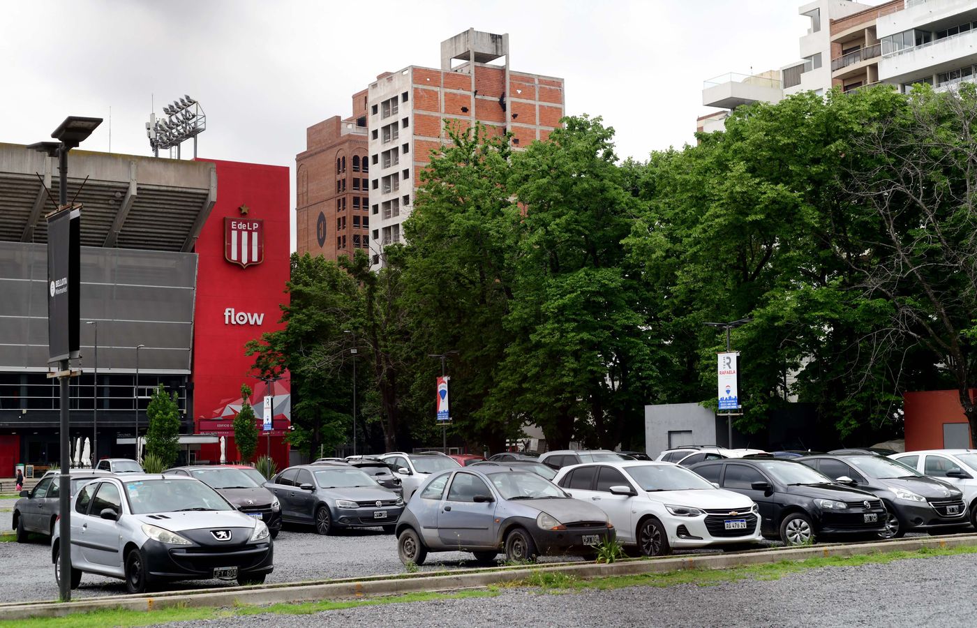 estacionamiento E estadio de estudiantes av 1 54 y 55_0002.jpg