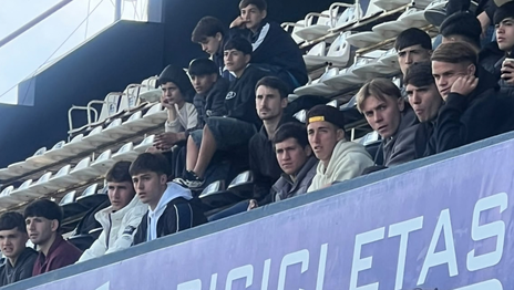 Los espectadores de lujo de la Reserva de Gimnasia en la victoria ante Estudiantes