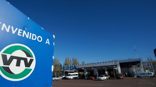 un camionero de la matanza viajo a la plata con una oblea de la vtv trucha y fue detenido