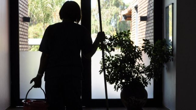 bono para empleadas domesticas: ¿quienes y como pueden pedir la devolucion del 50%?