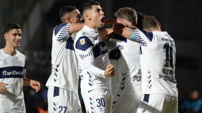 el lobo cumplio uno de los pedidos de pipo gorosito y cerro su primer refuerzo