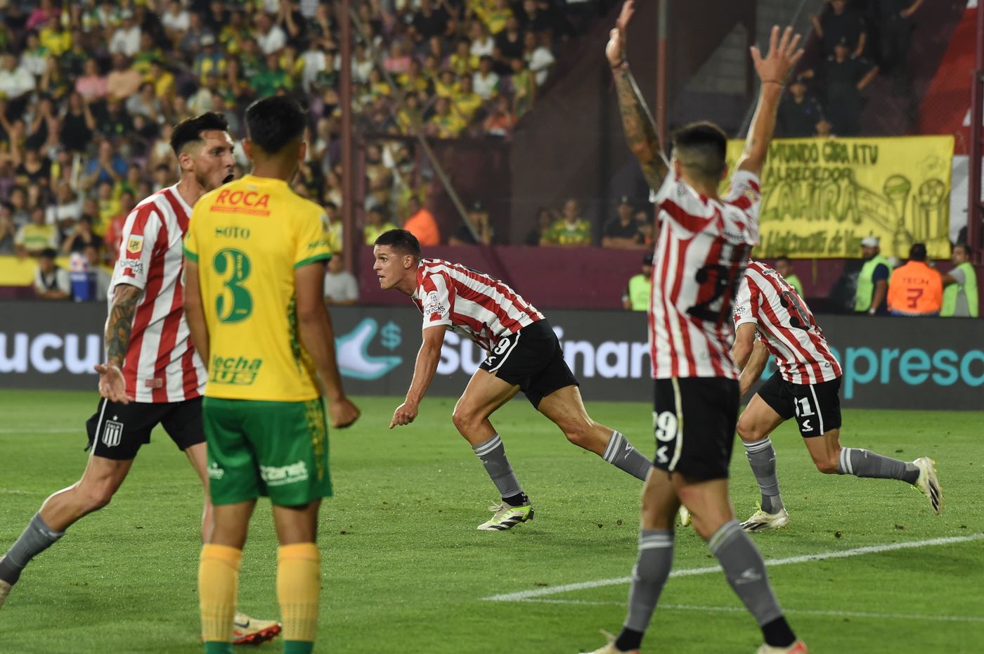 Estudiantes Defensa y Justicia Carrillo festejo gol.jpeg