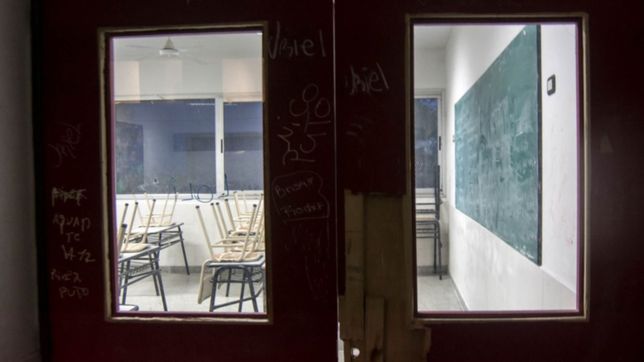 el enojo en los grupos de whatsapp de mamas y papas platenses tras la suspension de clases