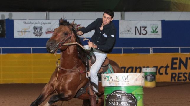 agustin, el joven platense de 18 anos que se corono campeon del mundo en destreza hipica
