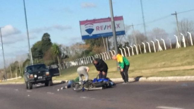 accidente fatal en la plata: murio una mujer tras un choque entre una moto y una camioneta