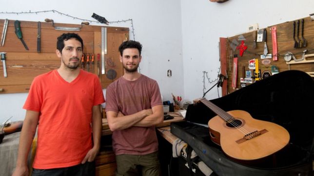 la historia detras de la guitarra hecha en la plata que sonara entre los superheroes de marvel