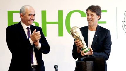 La UNLP premió al preparador físico de la Selección argentina Luis Martín