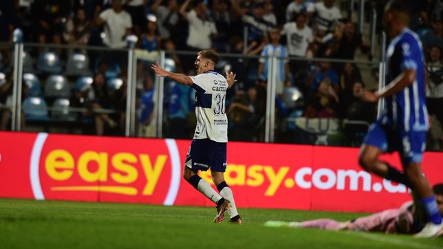 gimnasia se hizo fuerte en el bosque y goleo a godoy cruz