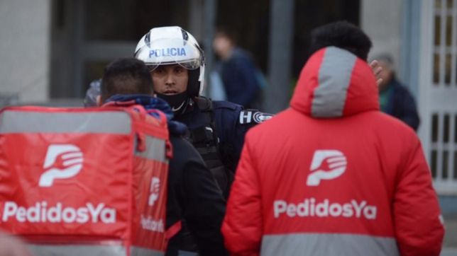 tiros y amenazas en medio de dos brutales robos contra repartidores en la plata