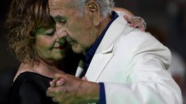noche de tango en el puerto la plata: musica, clases y milonga con entrada libre noche de tango en el puerto la plata: musica, clases y milonga con entrada libre