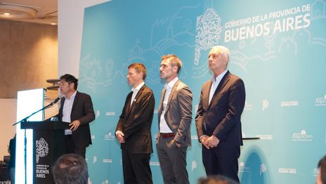 Axel Kicillof y Julio Alak encabezaron una ronda de negocios de petróleo, gas, minería y energía en La Plata