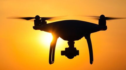 Denuncian que en un barrio de La Plata usan drones para espiar casas y luego desvalijarlas