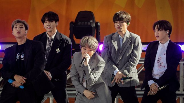 fans de bts buscan que la banda sea declarada huesped de honor durante su visita a la plata