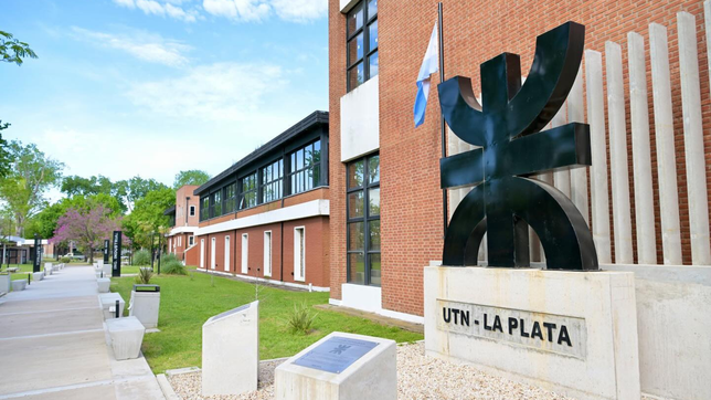 la utn perdio cientos de docentes por los bajos salarios y se complica el dictado de las clases