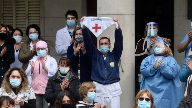 no necesitamos aplausos sino que la gente no salga, el pedido de un medico en la plata