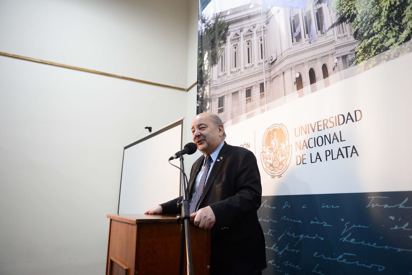 Fernando Tauber UNLP anuncio de candidatura a presidente 21 de mayo de 2025 (5).JPG