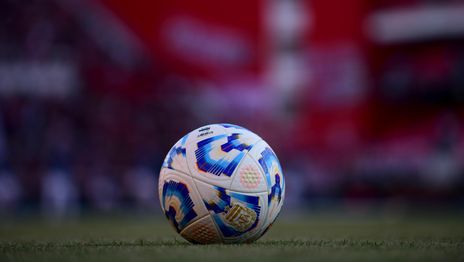 Estudiantes Rosario Central pelota.jpg
