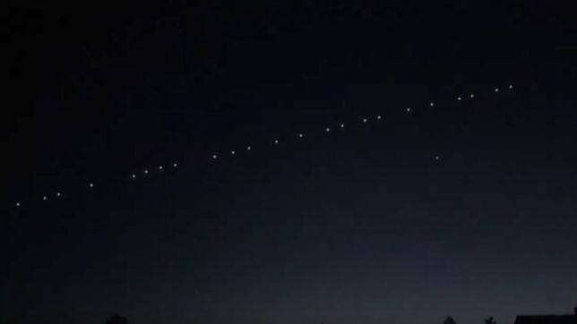 videos: asi se vieron los satelites de musk en el cielo de la plata