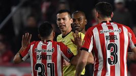 el polemico arbitro que le trae malos recuerdos a estudiantes y que dirigira un partido clave para el pincha el polemico arbitro que le trae malos recuerdos a estudiantes y que dirigira un partido clave para el pincha