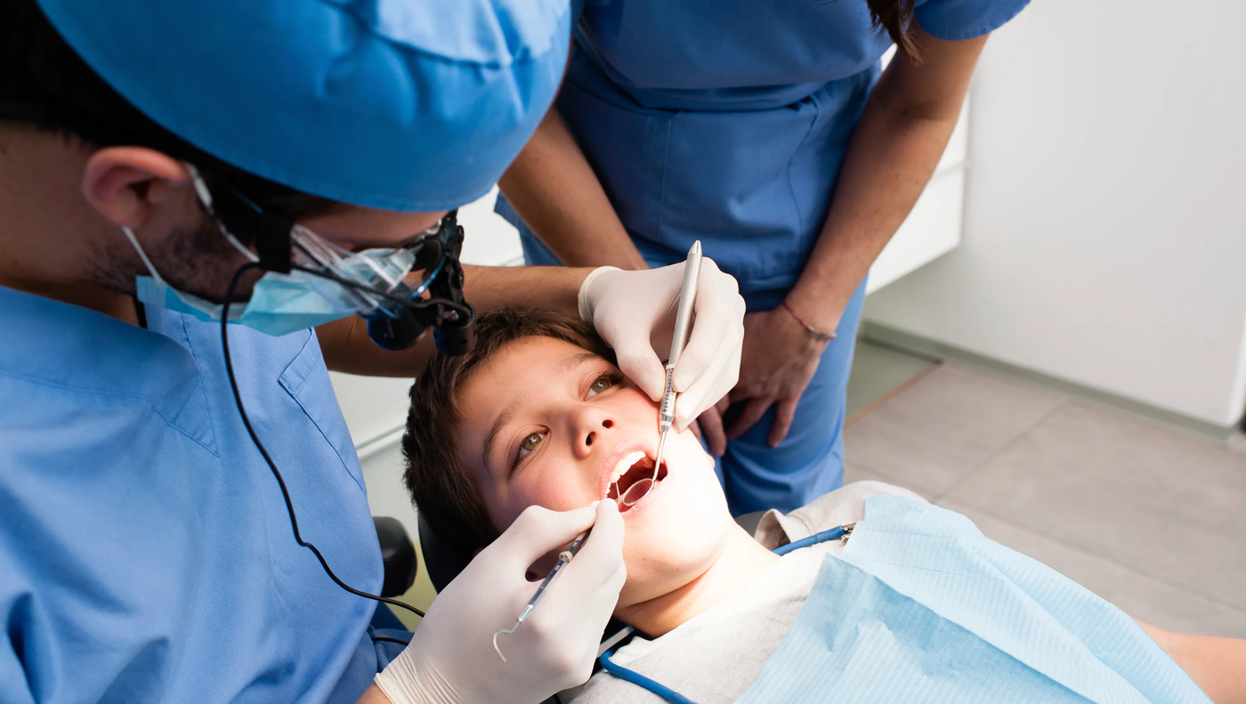 Odontólogos Dentistas (6).webp