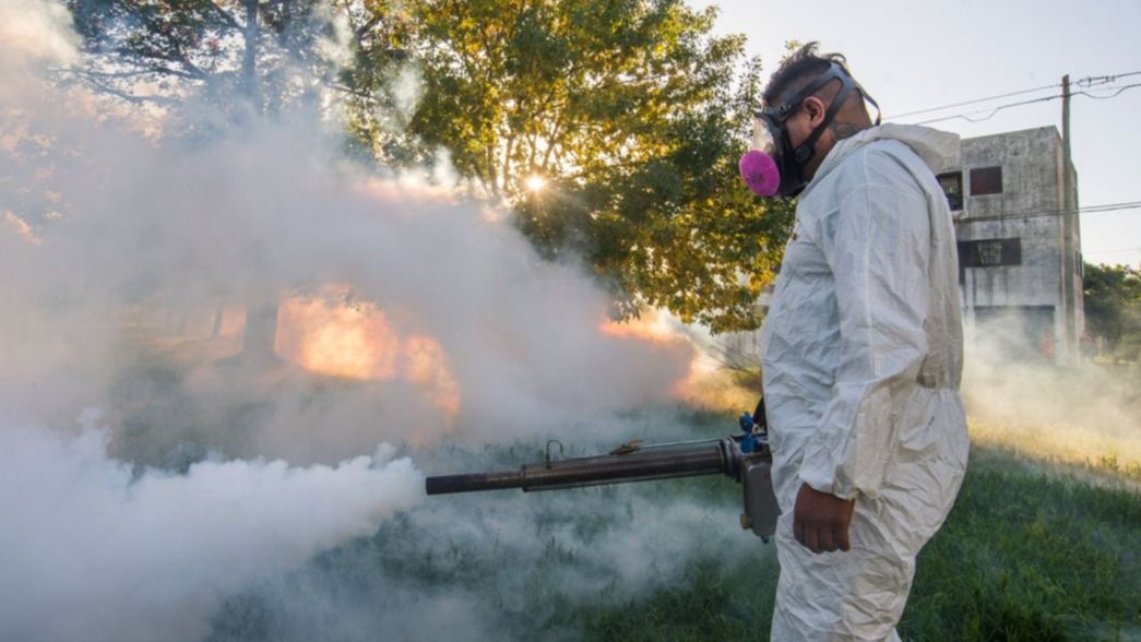 Con un nuevo operativo en los barrios de La Plata, avanza la fumigación contra el dengue