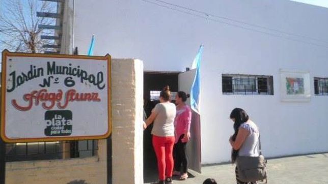 en medio de la crisis educativa, vandalizaron, robaron y defecaron en el jardin hugo stunz