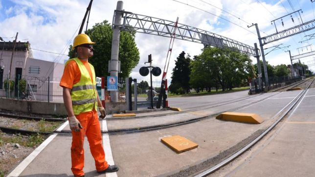 ambientalistas de la plata le piden a vidal que frene las obras del paso bajo nivel en 1 y 32