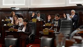 el concejo deliberante vuelve a sesionar y trata el aumento de la tarifa de taxis de la plata el concejo deliberante vuelve a sesionar y trata el aumento de la tarifa de taxis de la plata
