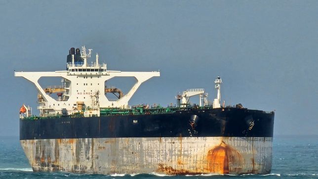 rusia envio un buque de guerra para escoltar un petrolero que huyo de venezuela y es perseguido por estados unidos