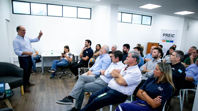 ensenada: capacitacion a representantes de empresas de la region