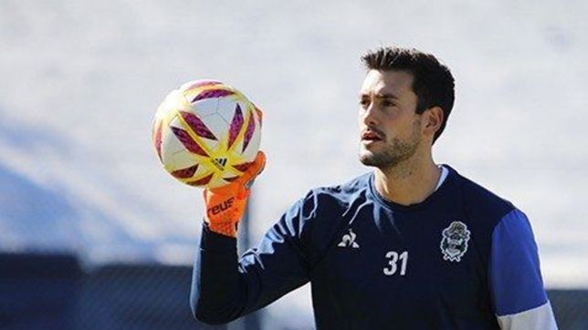 gimnasia entrena en el bosque y pedro troglio prueba el equipo para enfrentar a rosario central