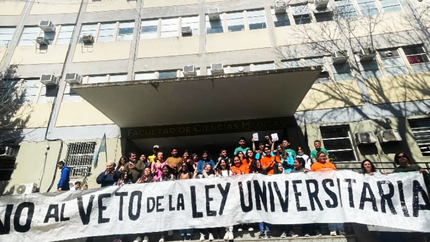 Realizaron clases públicas en la facultad de Medicina de la UNLP contra el veto universitario