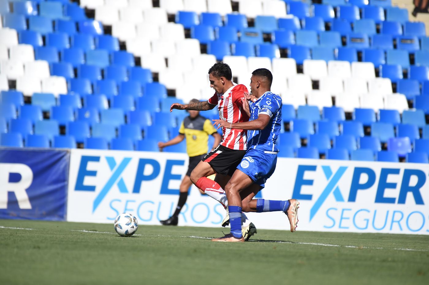 Estudiantes Godoy Cruz Meza.JPG