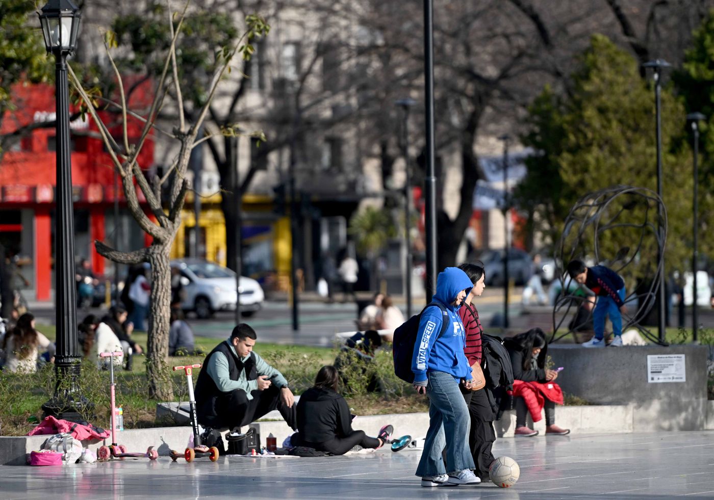 Frío soleado Plaza Moreno (3)