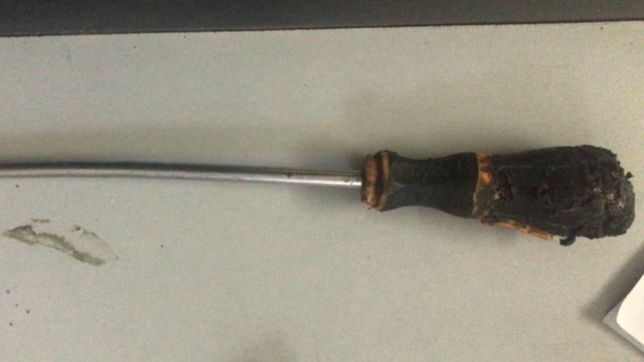 asalto una forrajeria, amenazo al encargado con un destornillador y termino detenido