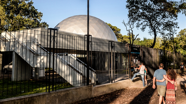 pelis, documentales y tecnologia full dome: el planetario vuelve a abrir sus puertas