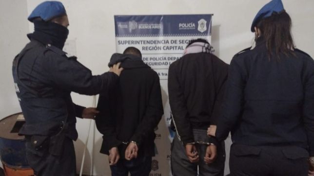 robaron una moto en pleno centro platense, los persiguieron y fueron detenidos tras caerse