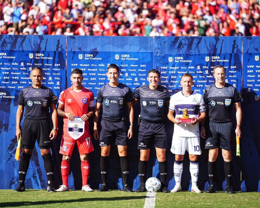 Gimnasia Argentinos Formación.jpg