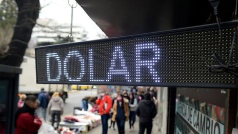 El dolar blue trepó por segundo día consecutivo y cerró a $512 este jueves