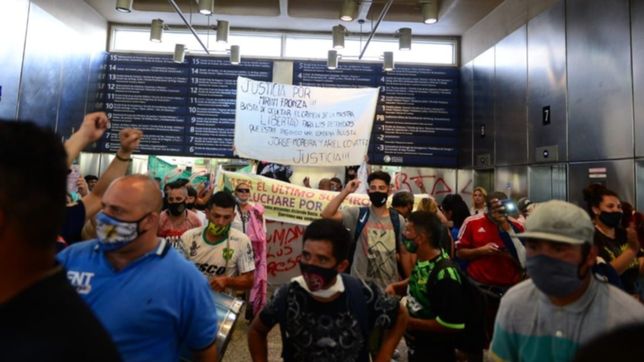 video: familiares de presos coparon la torre ii por la situacion en las carceles
