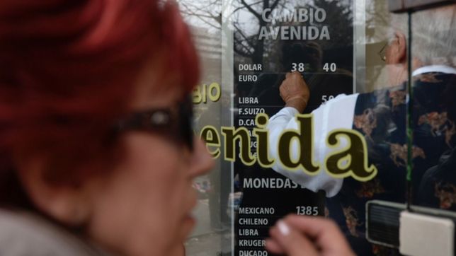 ¿se desploma el dolar? cayo por segundo dia consecutivo y se vende a $39,07