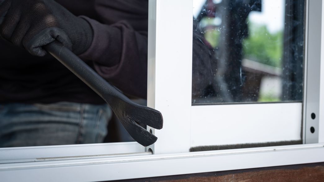 Una pareja de Gonnet salió siete horas de su casa y delincuentes la desvalijaron