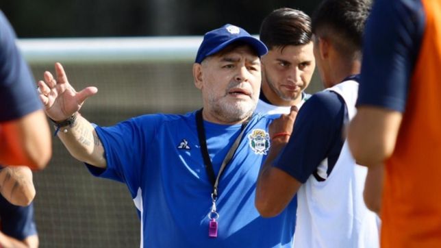maradona llego de venezuela, estuvo en estancia chica y dio la lista de concentrados