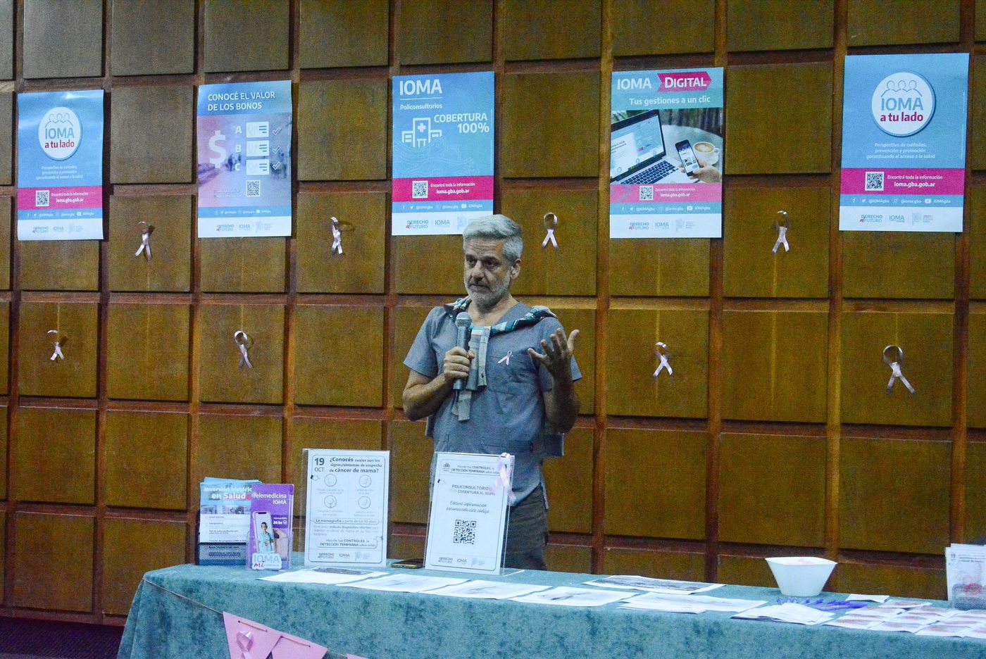 En 2022, el obstetra de La Plata, Fernando Daverio, comenzó a ser asesor de los Programas de Salud Sexual y Reproductiva de IOMA.
