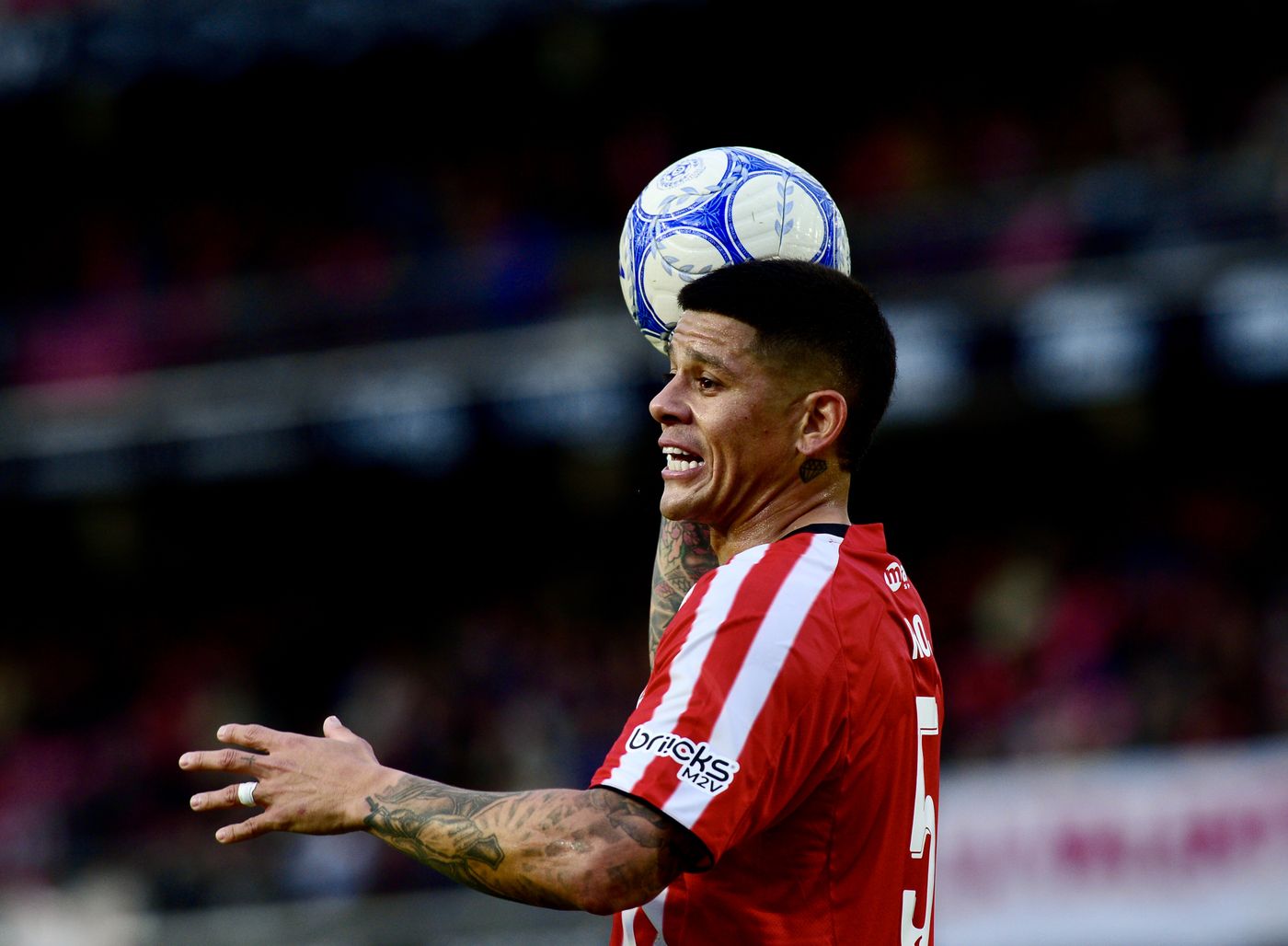 Marcos Rojo se sube al avi&oacute;n y ser&aacute; parte de la delegaci&oacute;n de Estudiantes en Brasil