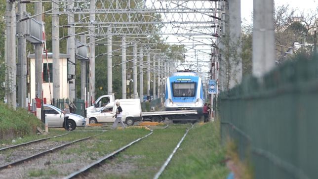 conmocion en el tren roca: una persona se quito la vida y el servicio estuvo interrumpido