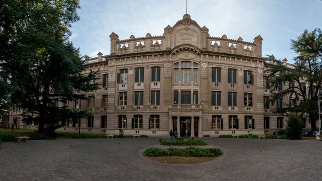 el colegio nacional emitio un comunicado tras el caso de la alumna que intento quitarse la vida