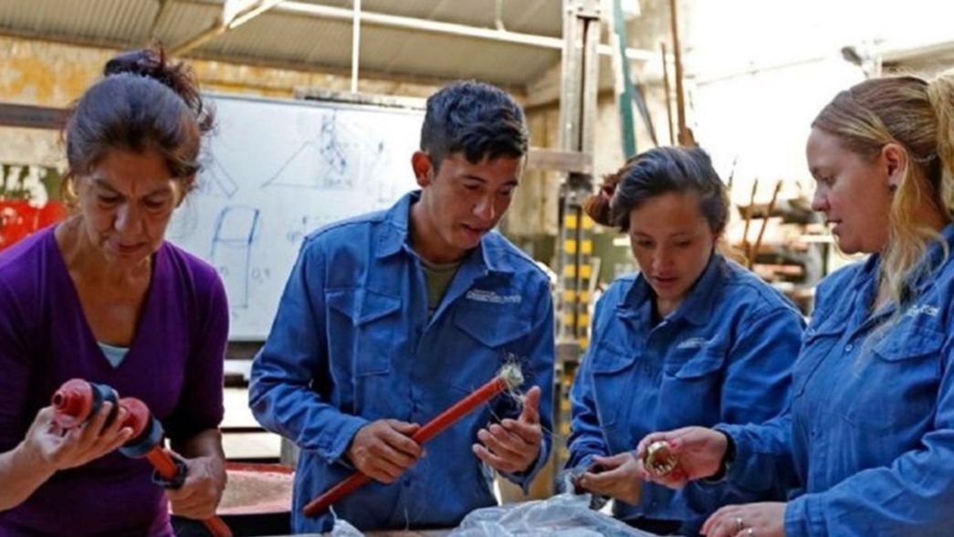 Paso a paso, cómo inscribirse en el Plan Potenciar Trabajo que paga $9.450 por mes