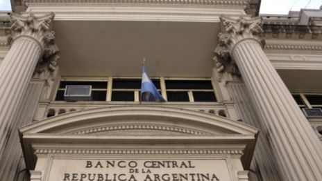 La Libertad Avanza acelera la reforma del Banco Central y ya fijó fecha para debatirla